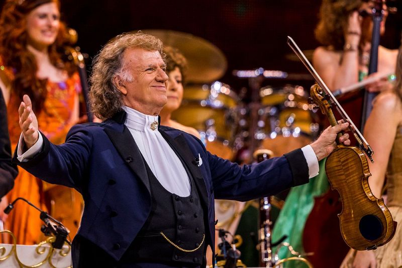 Andre-in-DublinCredit-Andre-Rieu-Productions-Piece-of-Magic-Entertainment-1Low-res